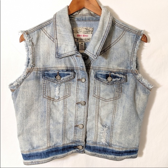 Light Denim Jean Vest With American Flag Skull - Picture 2 of 3